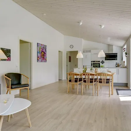 Holiday home Alona - 250m From The Sea In Ne Jutland By Interhome